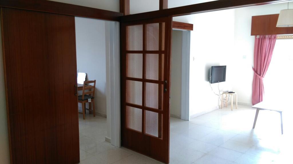 Modern City Center Apt Larnaca Luaran gambar